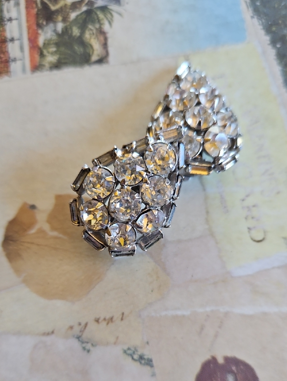 GALE clear rhinestones tear drop clip on earrings Vintage Siver-Tone Prong Set - Picture 4 of 6